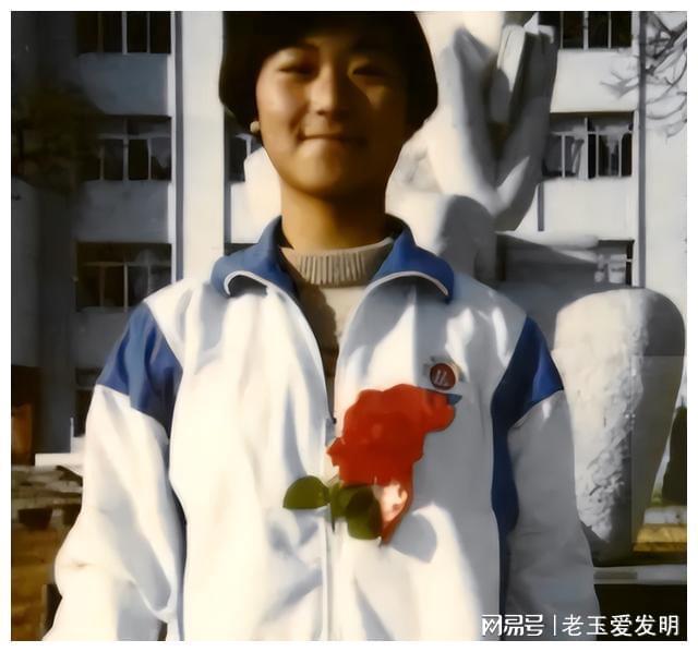 九游娱乐平台：独生女曹茜：家人借钱供她出国留学她却多年不回来究竟为什么(图4)