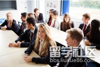 九游娱乐网站：出国留学(图4)