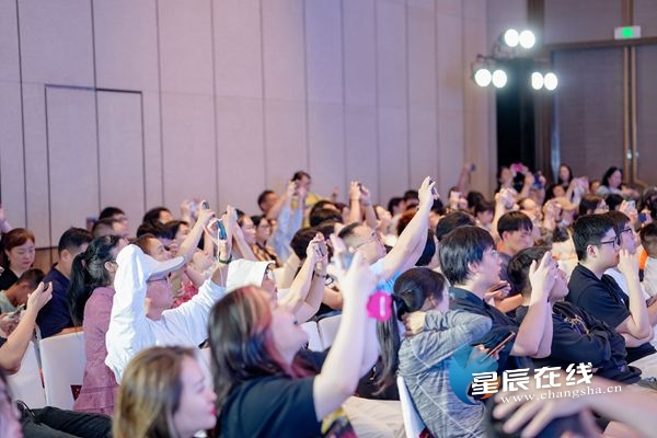 九游娱乐:第11届海归论坛“暖心陪伴暨留学行前指导会”在长沙举行(图2)