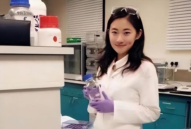 九游娱乐网站：那个14岁以750分上清华的女孩出国留学不愿回国现状让人感慨(图5)
