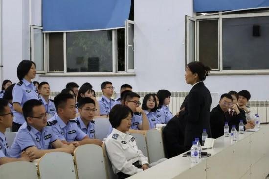 九游娱乐网站：长春净月区人民法院走进吉林警察学院开展法治教育培训(图5)