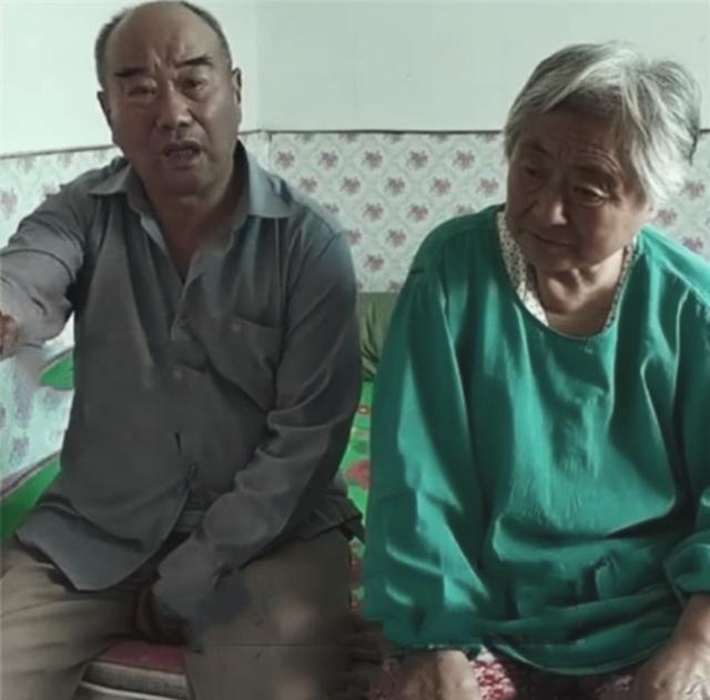 九游娱乐网站：回顾曹茜：父母送她出国留学却21年拒见患癌父母到底是为什么？(图9)