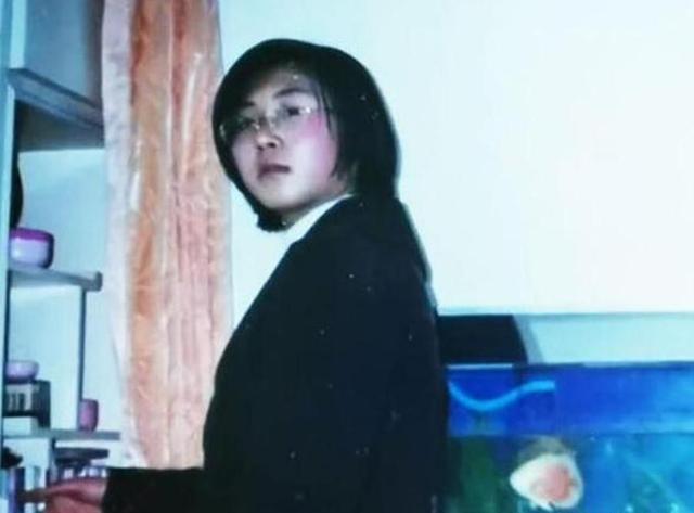 九游娱乐网站：回顾曹茜：父母送她出国留学却21年拒见患癌父母到底是为什么？(图8)