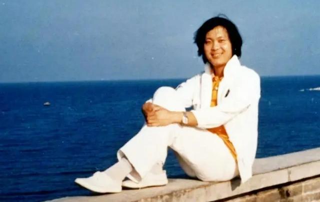 九游娱乐：回顾“北大才女”田晓菲：19岁出国留学留美嫁53岁导师现状如何(图7)