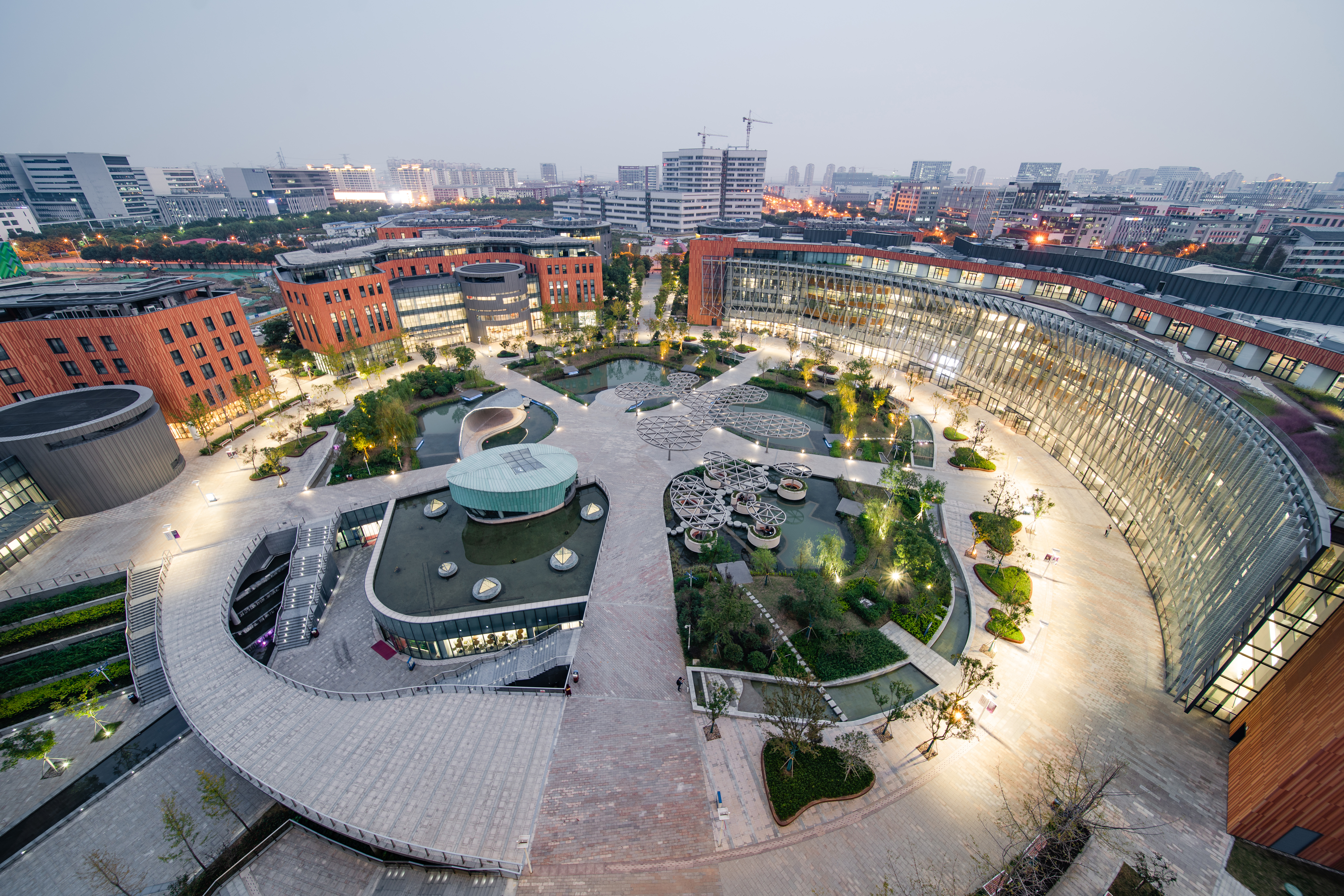 九游娱乐：毕业可获中英双学士学位！中外合办大学带给你本科“不出国的留学”(图3)