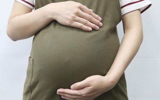 九游娱乐：回顾：孕妇产下四胞胎政府赞助他们出国留学如今老板是谢霆锋(图9)