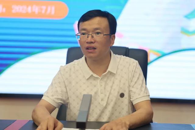 九游娱乐平台:广元东城实验初中教育集团开展了“第二届青年教师培训”系列活动(图3)