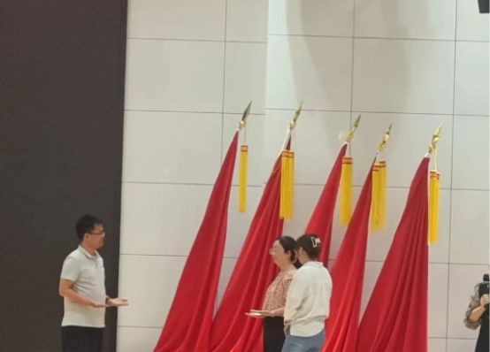 九游娱乐：彬州市教育局举办2024暑期小学语文统编教材编排分析及心理健康培训会(图3)