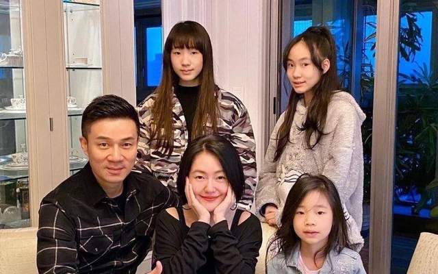 九游娱乐平台：小S深夜哭泣称不舍得女儿国外留学女儿Elly吐槽妈妈演得好(图3)