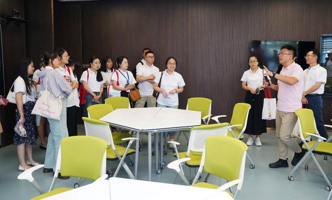九游娱乐网站：绵阳城市学院组织新进教师开展专项研修提升教育教学能力(图4)