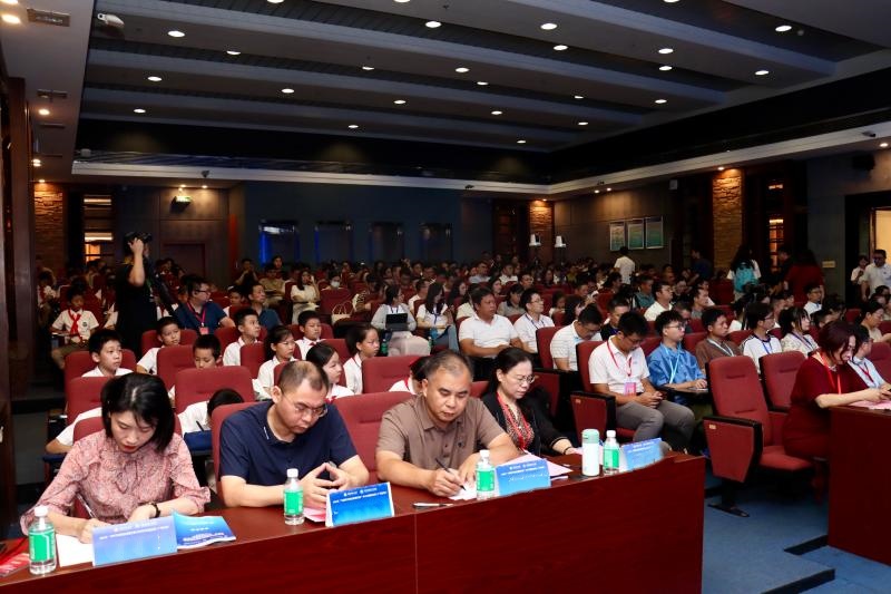 九游娱乐网站：为科学教师培训贡献“湾区经验” 华师“全国科学教育暑期学校“启动(图2)