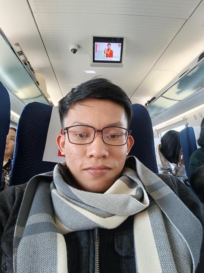 九游娱乐：我越南人不顾母亲反对到中国留学坐高铁感受中国速度太震撼(图11)