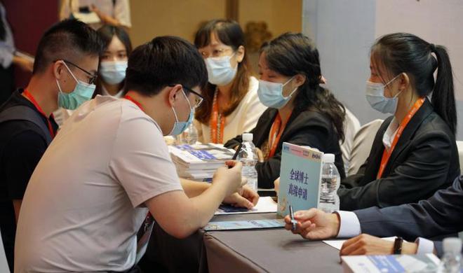 九游娱乐：女大学生计划了4年的留学准备出国读研因爸爸没攒钱而泡汤(图8)