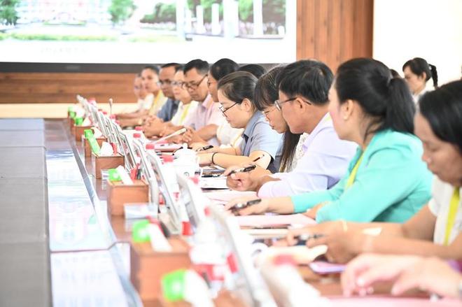 九游娱乐：中国－柬埔寨幼儿教师培训中心首批学前教育骨干教师培训班在贵阳幼高专开班(图2)