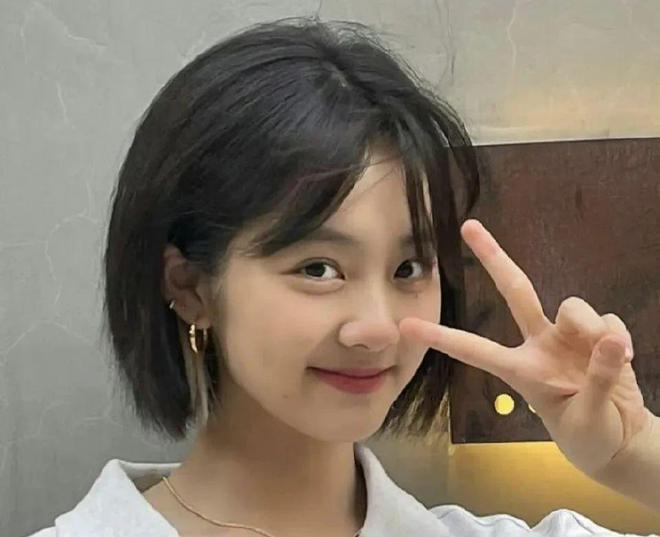 九游娱乐：黄磊孙莉送女儿美国留学被偶遇黄磊背的包引发网友吐槽：太丑了(图3)