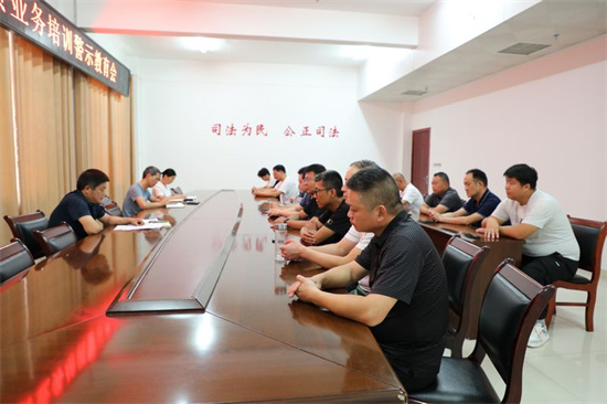 九游娱乐平台：新野县法院召开驾驶员业务培训警示教育会(图2)
