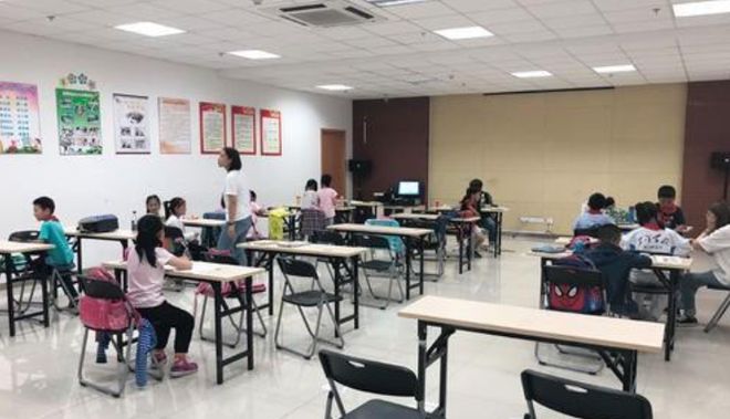 九游娱乐平台：教育培训机构成热门行业：现代家长的怪圈比拼上几个辅导班(图3)