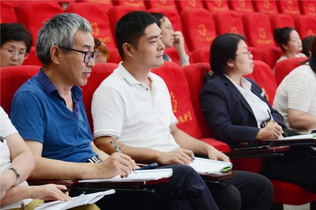九游娱乐平台：渭南初级中学组织开展2024暑期教师培训工作(图3)