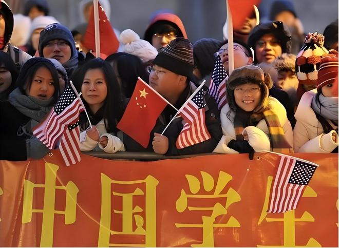 九游娱乐网站：中国赴美留学人数骤降9成！美专家：美国科研发展离不开中国学生(图2)