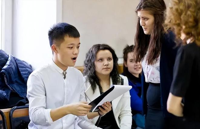 九游娱乐网站：中国赴美留学人数骤降9成！美专家：美国科研发展离不开中国学生(图20)