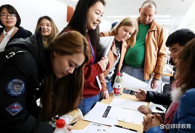 九游娱乐网站：中国赴美留学人数骤降9成！美专家：美国科研发展离不开中国学生(图17)