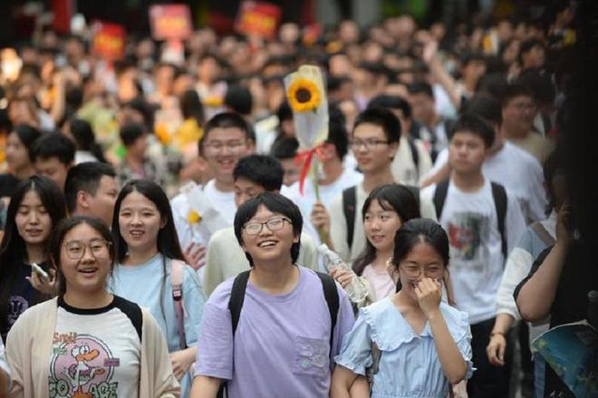 九游娱乐平台：中印韩赴美留学人数断崖：印度377万韩国63万中国令人意外(图11)