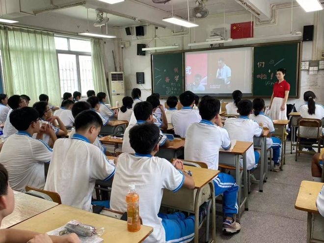 九游娱乐：佛山市季华中学第一学期生涯启航筑梦前行心理健康教育月总结(图2)