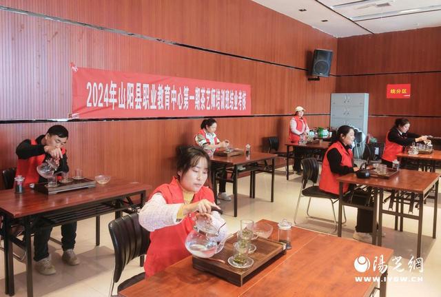 九游娱乐平台：山阳职教中心：开展技能培训让群众在家门口就业(图3)