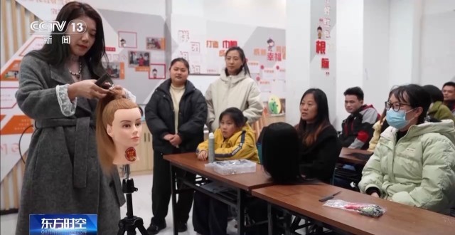 九游娱乐网站：多种技能培训课程任你选！夜间“充电站”了解一下(图3)