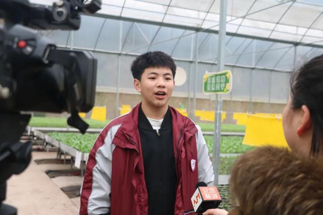 九游娱乐网站：走进现代农业感受劳动魅力——遂宁四中开展劳动教育推进工作纪实(图6)