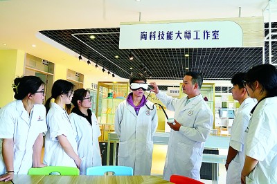 九游娱乐：职教强技赋能产业——重庆以职业教育改革助力新质生产力发展(图2)