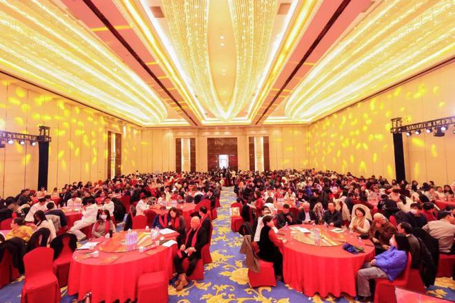 九游娱乐：荣耀绽放共聚力量上海立达学院2024年度总结表彰大会隆重举行(图2)