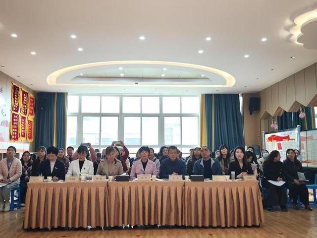 九游娱乐平台：规范管理提内涵年检总结促提升——灞桥区2024年度普惠性幼儿园规范提升推进会圆满结束(图2)