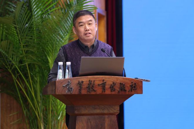 九游娱乐：2025年职业教育专业教学标准示范性宣传解读会在京召开(图3)