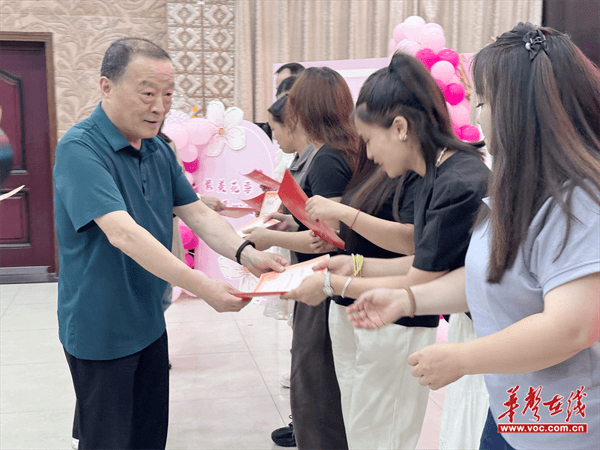 九游娱乐网站：最美花季暖心呵护中山路小学开展女生家长专场家校共育活动(图3)