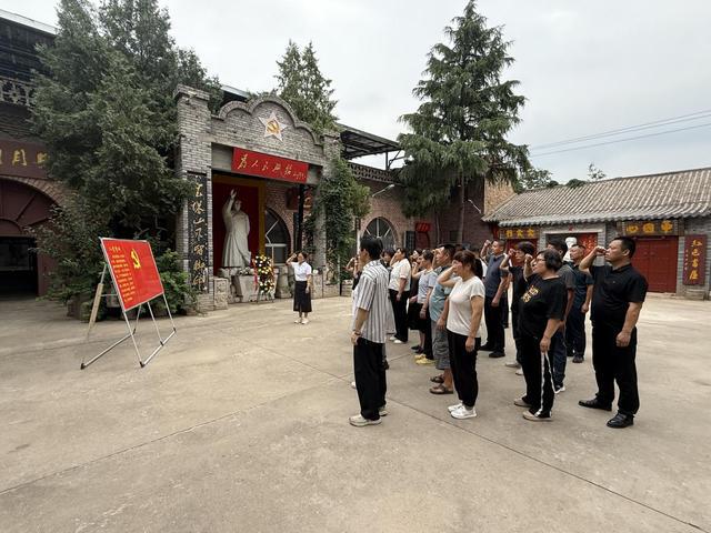 九游娱乐平台：咸阳市秦都区马庄街道开展农村党员教育培训(图2)