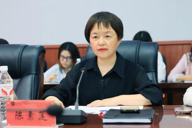 九游娱乐网站：广元外国语学校召开2025年大学生岗前实习培训会(图2)