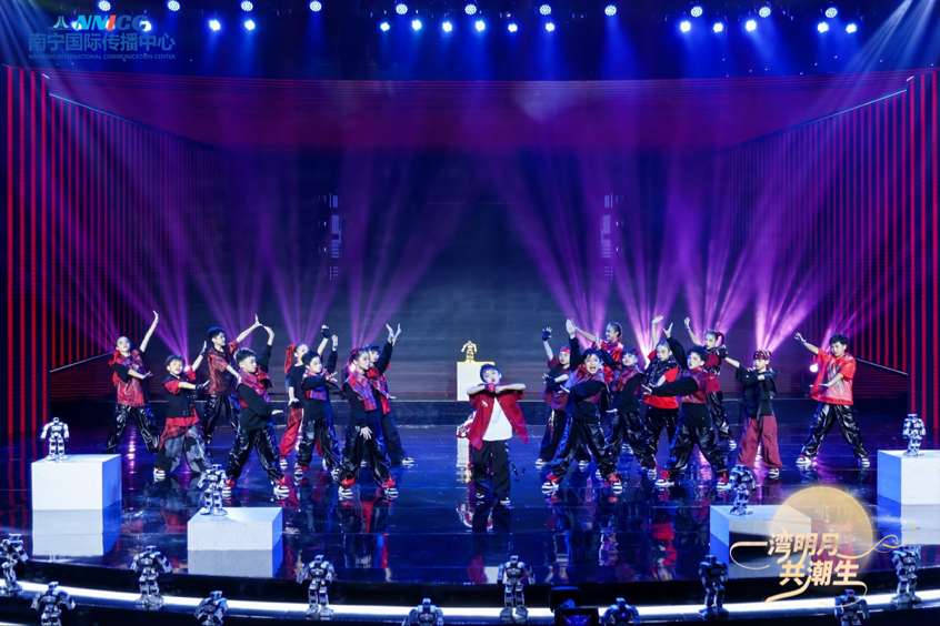 九游娱乐网站：“一湾明月共潮生”第五届跨国中秋晚会将播出(图2)