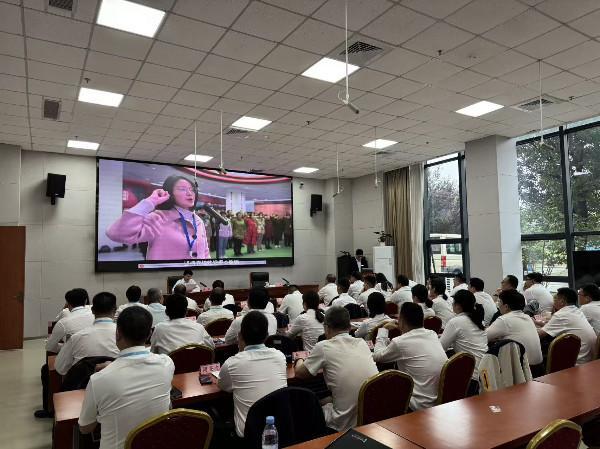 九游娱乐平台：邮储银行商丘市分行：举办“弘扬南水北调精神汲取转型发展力量”党性教育培训班(图2)