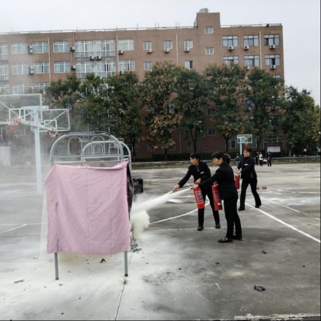 九游娱乐网站：平安校园∣西安技师学院开展消防安全教育培训活动(图2)