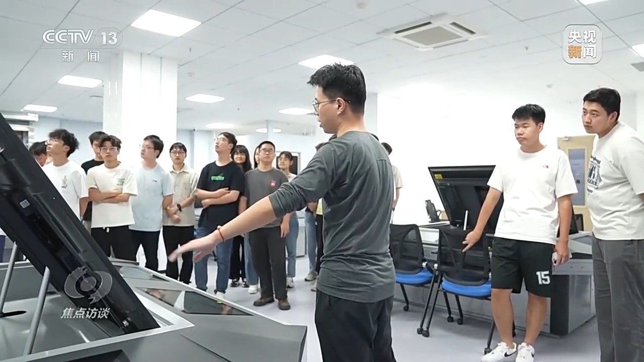 九游娱乐：焦点访谈丨专业“上新”人才“出新”探寻教育新赛道(图8)
