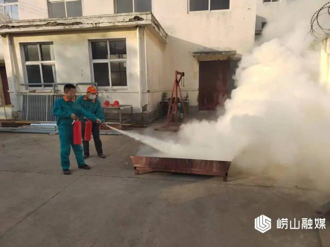 九游娱乐：强基础砺技能！崂山区包装印刷企业安全教育培训暨应急演练圆满举行(图2)