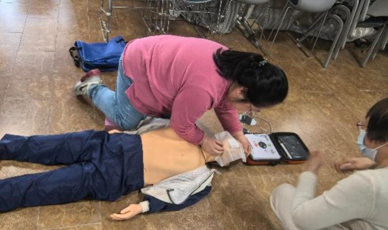 九游娱乐平台：国际教育学院开展心肺复苏专项培训(图5)