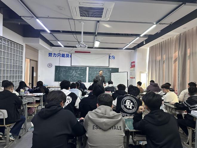 九游娱乐：章丘高职综评哪家强？济南新壹象教育培训学校为您解答(图2)