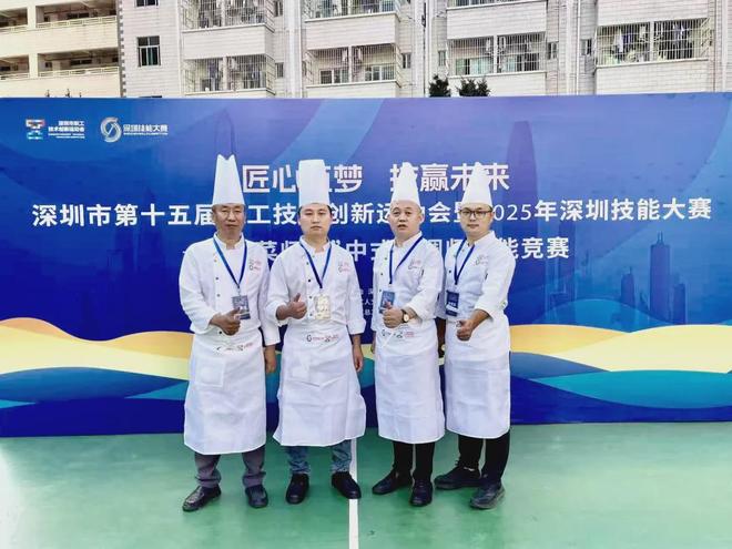 九游娱乐网站：2025年度回顾｜365天步履不停深圳新东方的22个高光瞬间全记录！见证深圳新东方的硬核实力与滚烫征程！(图15)