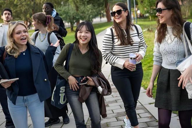 九游娱乐：北欧留学申请必看！学长学姐带你解锁斯德哥尔摩大学真实留学体验助你奔赴理想学府(图2)