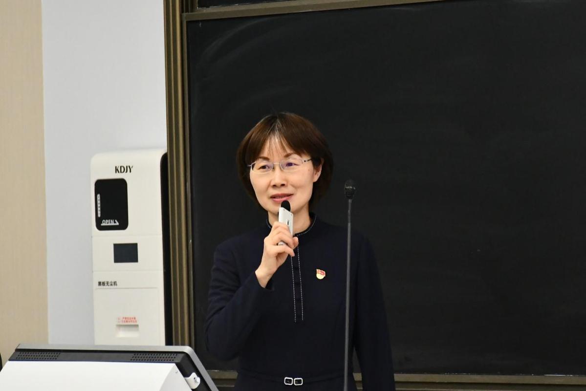 九游娱乐：励志书院开展第16期入党积极分子党课培训第五讲(图2)