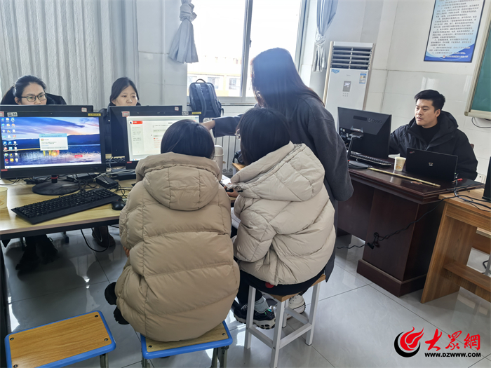 九游娱乐网站：AIGC赋能教育定陶区教师培训绘就数字教学新篇章_定陶_大众网(图2)