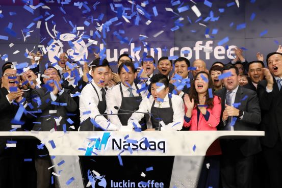 九游娱乐：9块9瑞幸吞下“咖啡界苹果”能消化吗？(图3)