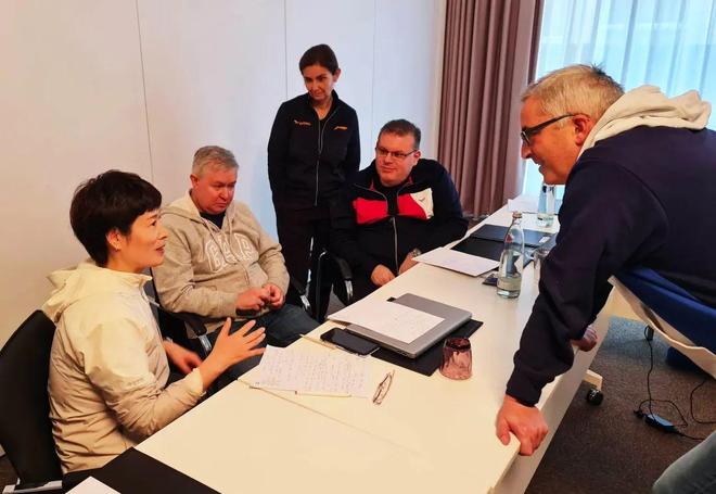 九游娱乐网站：吴飞：扎根中国放眼世界裁判看台(图2)